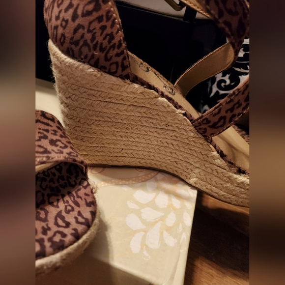 NIB Very G Leopard Print Wedge Espadrilles - Picture 3 of 5